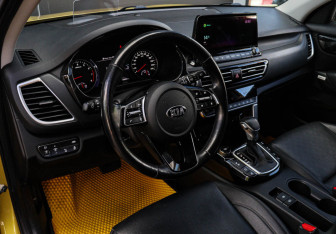 Подержанный автомобиль Kia Seltos 2020 года (13 фото)
