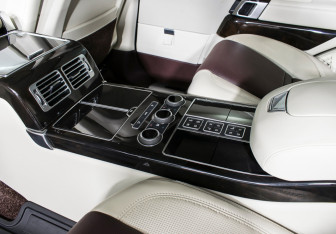 Подержанный автомобиль Land Rover Range Rover 2016 года (33 фото)