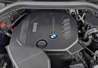 Подержанный автомобиль BMW X3 2021 года (9 фото)