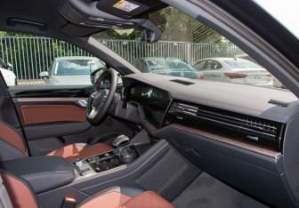 Новый Volkswagen Touareg 2025 (7 фото)