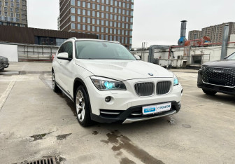 Подержанный автомобиль BMW X1 2012 года (3 фото)