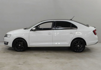 Подержанный автомобиль Skoda Rapid Liftback 2019 года (8 фото)