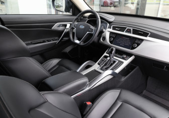 Подержанный автомобиль Geely Atlas 2021 года (10 фото)