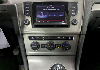 Подержанный автомобиль Volkswagen Golf Hatchback 2014 года (23 фото)