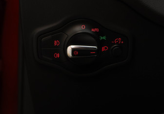 Подержанный автомобиль Audi Q5 2012 года (10 фото)