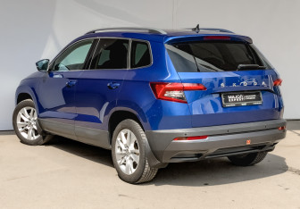 Подержанный автомобиль Skoda Karoq 2021 года (7 фото)