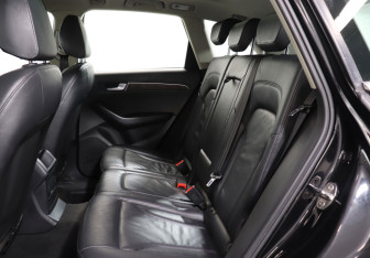 Подержанный автомобиль Audi Q5 2011 года (10 фото)