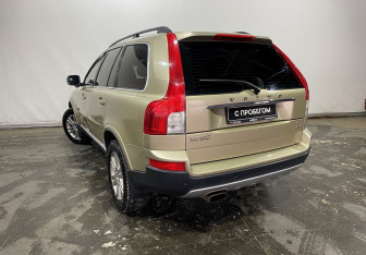 Подержанный автомобиль Volvo XC90 2008 года (4 фото)