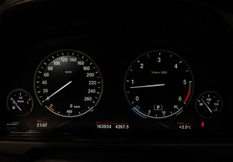 Подержанный автомобиль BMW X6 2016 года (27 фото)