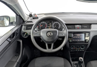 Подержанный автомобиль Skoda Rapid Liftback 2019 года (21 фото)