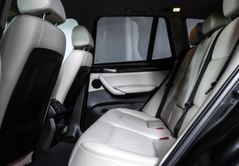 Подержанный автомобиль BMW X3 2013 года (12 фото)