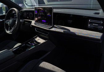 Подержанный автомобиль Volkswagen Tiguan 2024 года (7 фото)