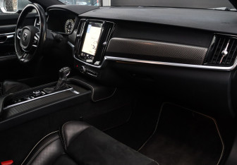 Подержанный автомобиль Volvo S90 2017 года (9 фото)