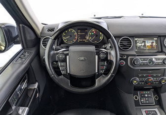 Подержанный автомобиль Land Rover Discovery 2016 года (22 фото)