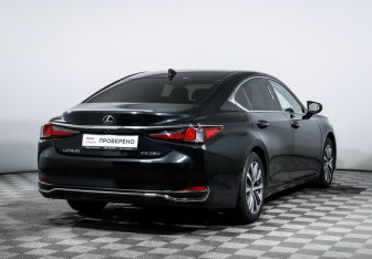 Подержанный автомобиль Lexus ES 2018 года (5 фото)
