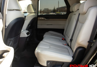 Подержанный автомобиль Hyundai Palisade 2021 года (8 фото)