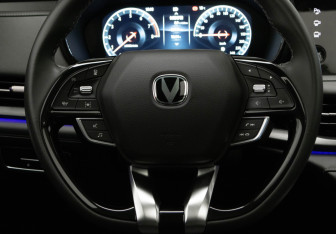 Подержанный автомобиль Changan CS95 2023 года (10 фото)