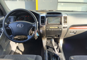 Подержанный автомобиль Toyota Land Cruiser Prado 2008 года (12 фото)