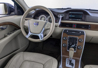 Подержанный автомобиль Volvo XC70 2011 года (27 фото)