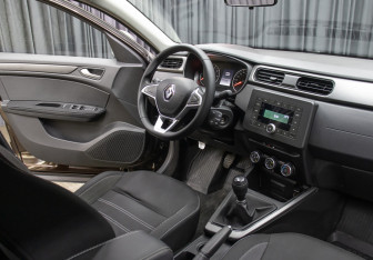 Подержанный автомобиль Renault Arkana 2019 года (11 фото)