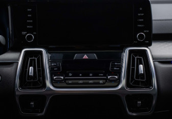 Подержанный автомобиль Kia Sorento 2022 года (15 фото)