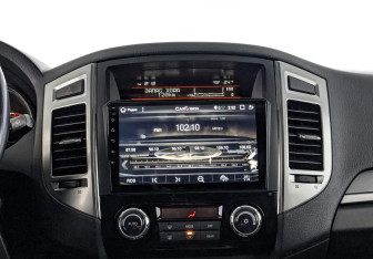 Подержанный автомобиль Mitsubishi Pajero 2021 года (17 фото)