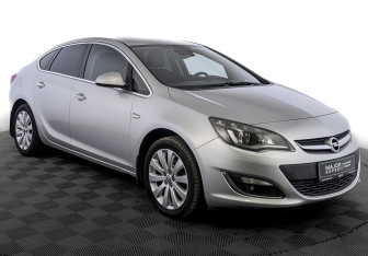 Подержанный автомобиль Opel Astra Sedan 2014 года (3 фото)