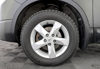 Подержанный автомобиль Nissan Qashqai 2013 года (18 фото)