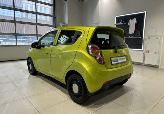 Подержанный автомобиль Chevrolet Spark 2011 года (6 фото)