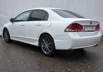Подержанный автомобиль Honda Civic Sedan 2011 года (7 фото)