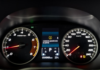 Подержанный автомобиль Mitsubishi Eclipse Cross 2019 года (13 фото)