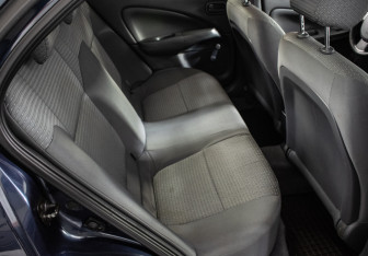 Подержанный автомобиль Nissan Almera Classic 2007 года (10 фото)