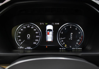 Подержанный автомобиль Volvo XC90 2019 года (13 фото)