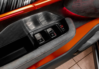 Подержанный автомобиль Zeekr 001 2023 года (29 фото)