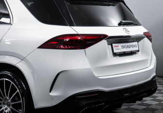Подержанный автомобиль Mercedes-Benz GLE 2024 года (21 фото)