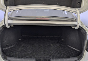 Подержанный автомобиль Hyundai Elantra Sedan 2021 года (10 фото)