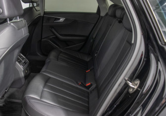Подержанный автомобиль Audi A4 Sedan 2016 года (11 фото)
