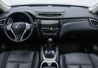 Подержанный автомобиль Nissan X-Trail 2016 года (13 фото)