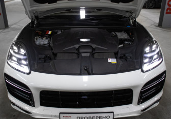 Подержанный автомобиль Porsche Cayenne 2019 года (9 фото)