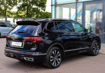 Подержанный автомобиль Volkswagen Tiguan 2023 года (4 фото)