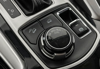Подержанный автомобиль Mitsubishi Pajero Sport 2017 года (15 фото)