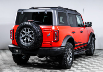 Подержанный автомобиль Ford Bronco 2021 года (5 фото)