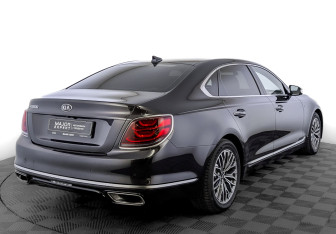 Подержанный автомобиль Kia K900 2019 года (5 фото)