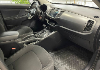 Подержанный автомобиль Kia Sportage 2013 года (10 фото)