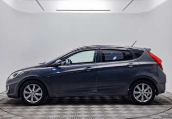 Подержанный автомобиль Hyundai Solaris Hatchback 2012 года (2 фото)