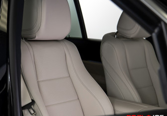 Подержанный автомобиль Mercedes-Benz GLE 2025 года (18 фото)