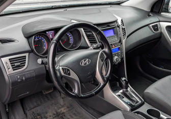 Подержанный автомобиль Hyundai i30 Hatchback 2014 года (15 фото)