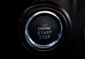 Подержанный автомобиль Toyota Land Cruiser Prado 2015 года (20 фото)