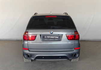 Подержанный автомобиль BMW X5 2012 года (6 фото)
