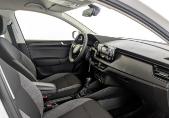 Подержанный автомобиль Skoda Rapid Liftback 2021 года (11 фото)